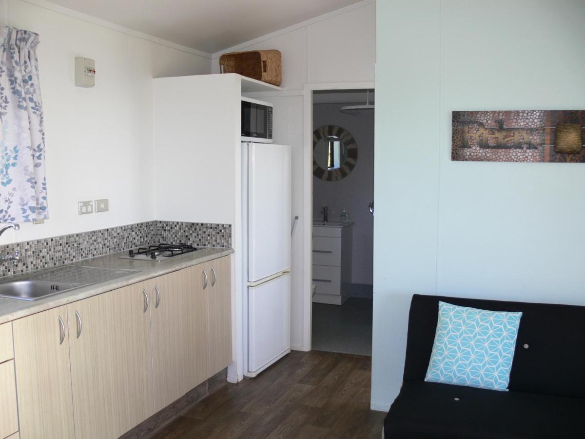 Oakura Beach Holiday Park Номер фото