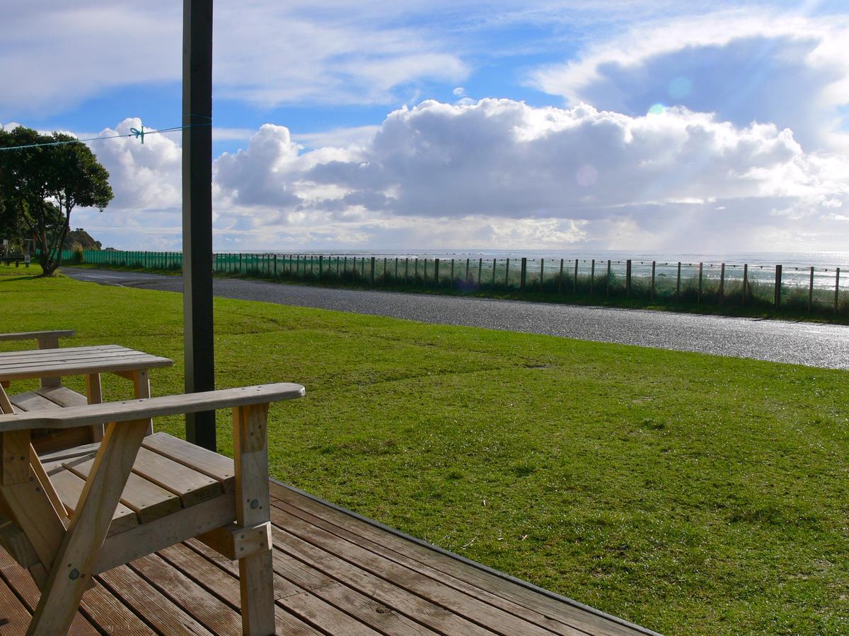 Oakura Beach Holiday Park Экстерьер фото