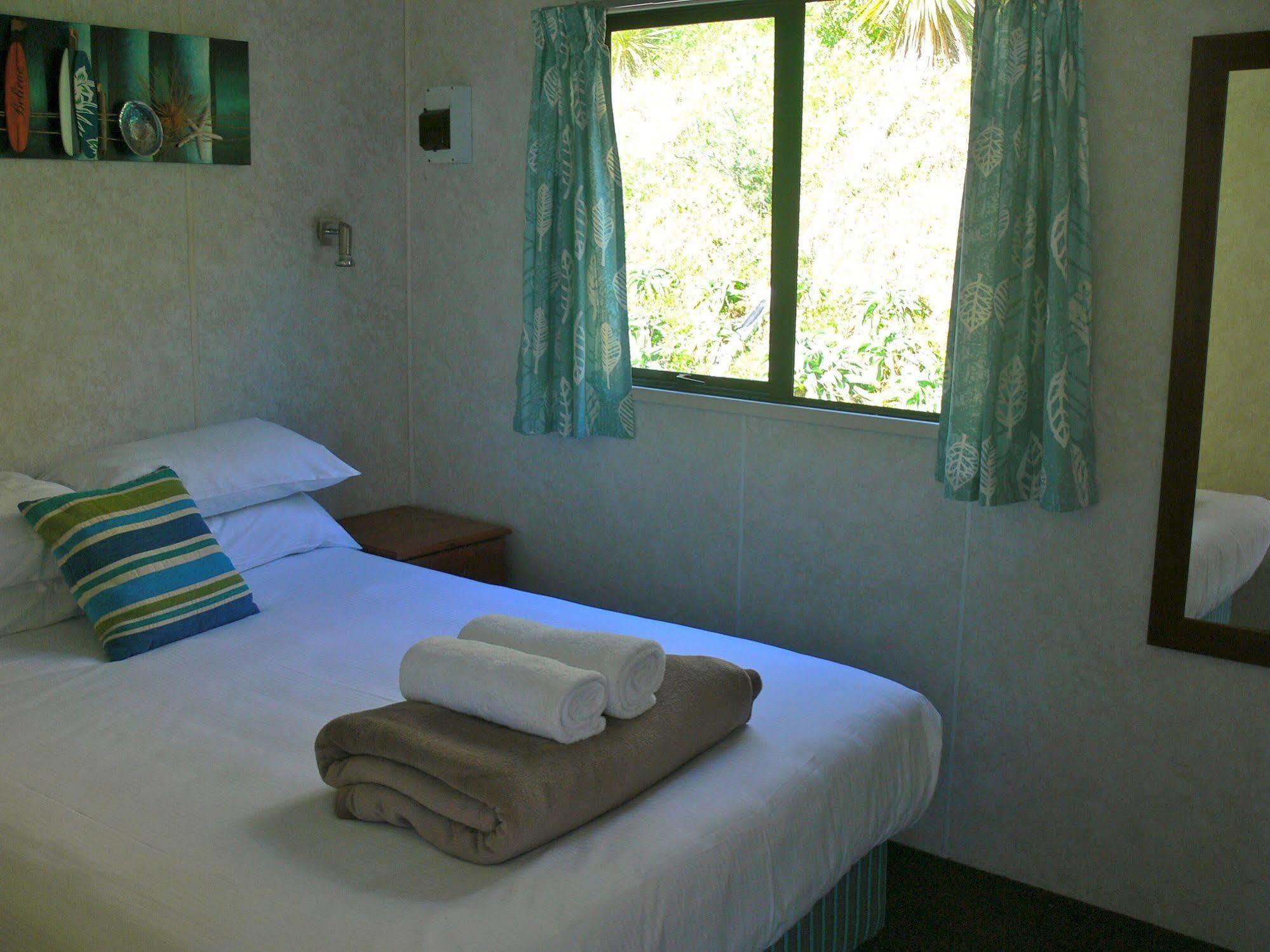 Oakura Beach Holiday Park Экстерьер фото