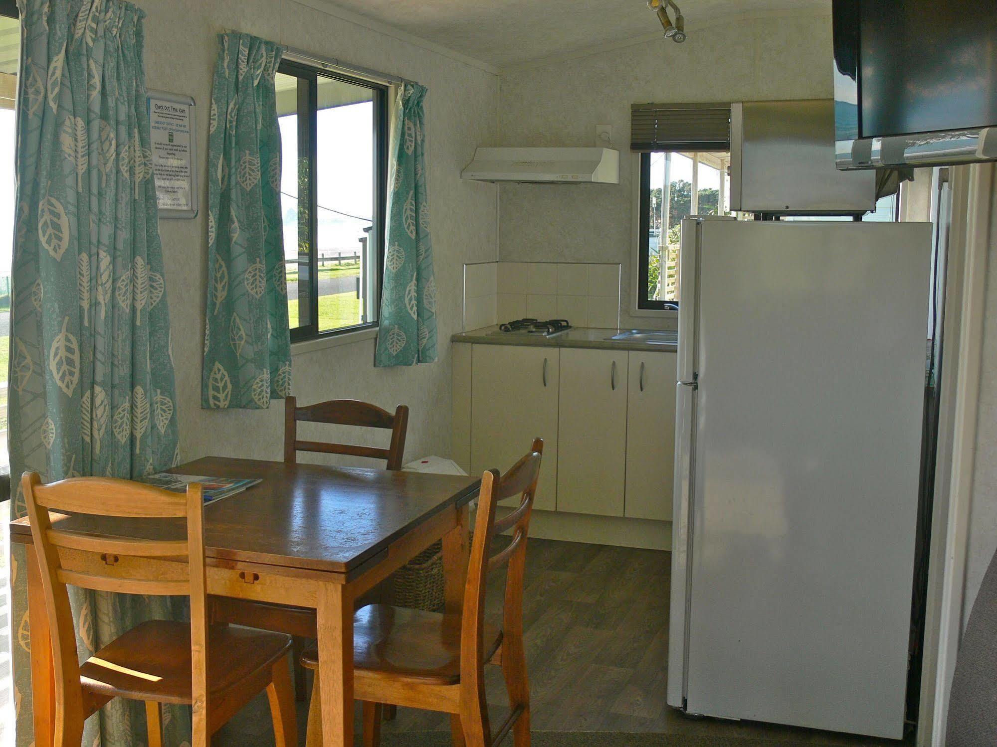Oakura Beach Holiday Park Экстерьер фото